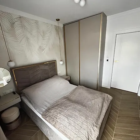 Paryska * Jelenia Gora