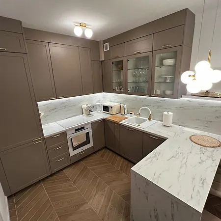 Paryska Еленя-Гура