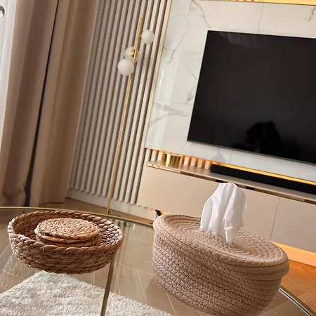 Paryska * Jelení Hora