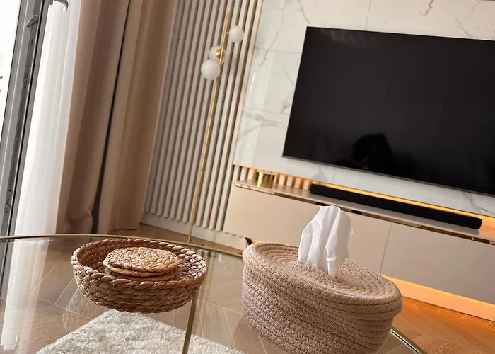 Paryska * Еленя-Гура